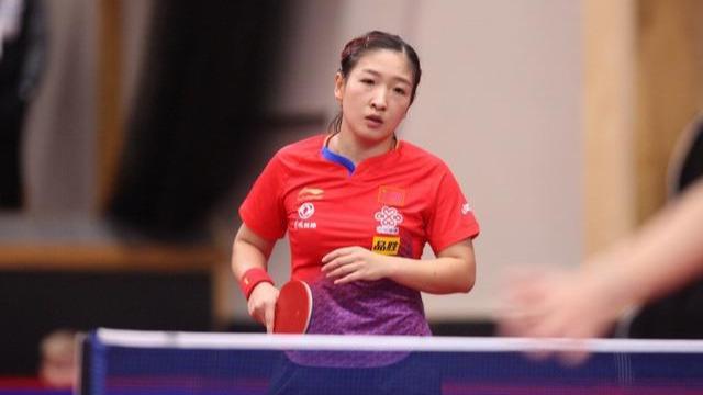 中超背后的 中超背后的